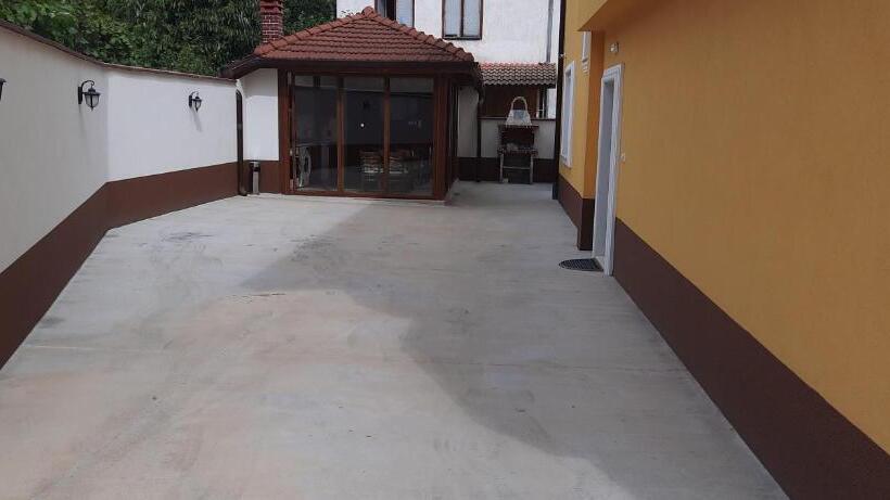 Pension Mariana Guest House