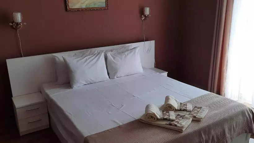 Majatalo Mariana   Guest House