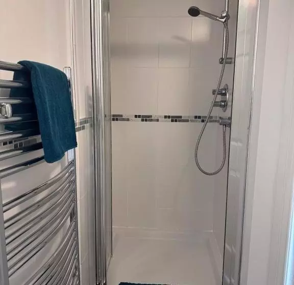 The Meadow, River View Apartment