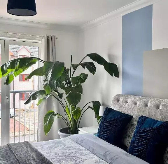 The Meadow, River View Apartment