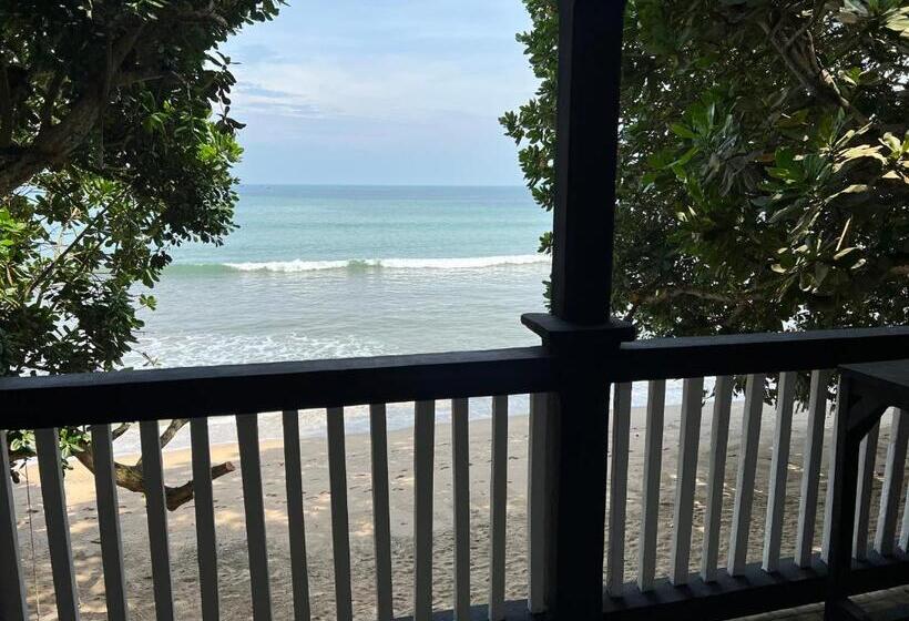 Villa Lippo Carita Langsung Pantai 3bedroom