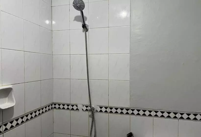 Villa Lippo Carita Langsung Pantai 3bedroom