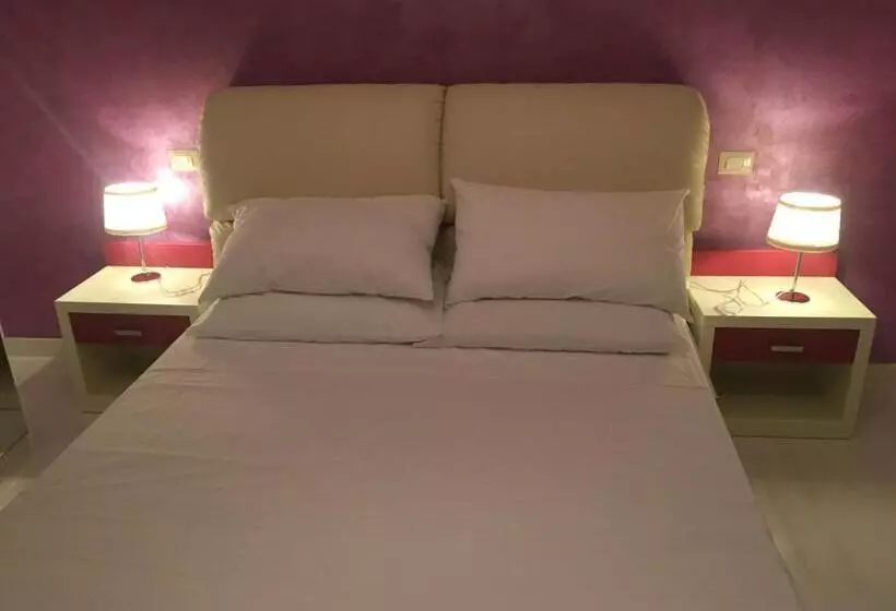 تختخواب و صبحانه Madigans Rooms Bed&breakfast