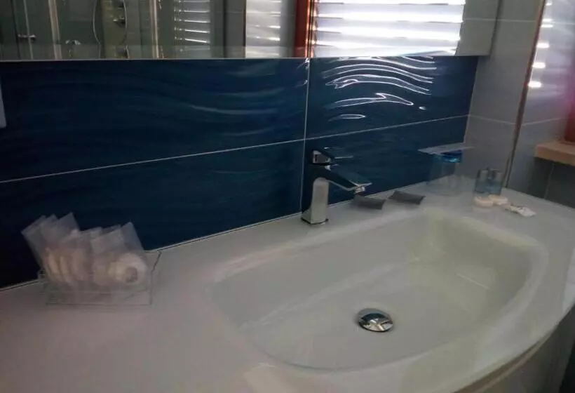 تختخواب و صبحانه Madigans Rooms Bed&breakfast