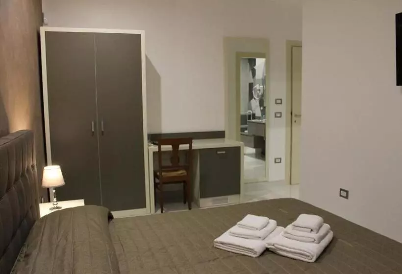 تختخواب و صبحانه Madigans Rooms Bed&breakfast
