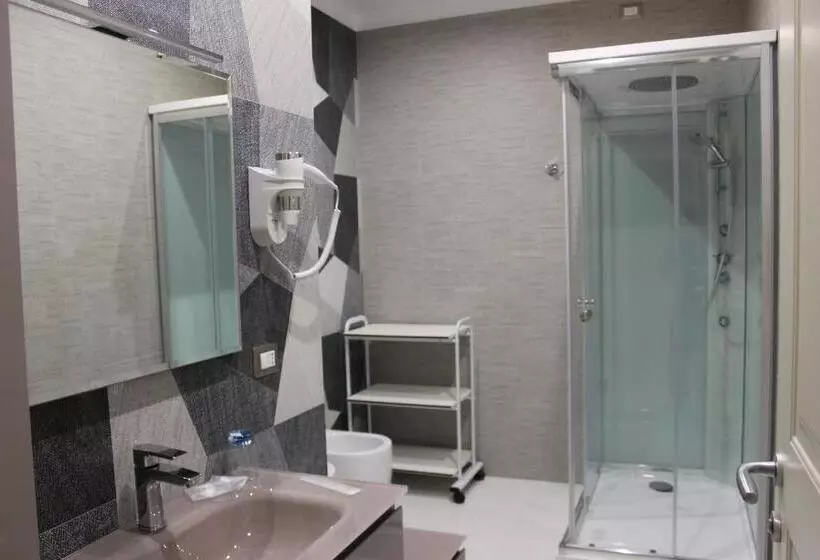 تختخواب و صبحانه Madigans Rooms Bed&breakfast