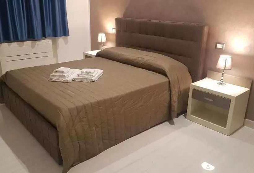 تختخواب و صبحانه Madigans Rooms Bed&breakfast