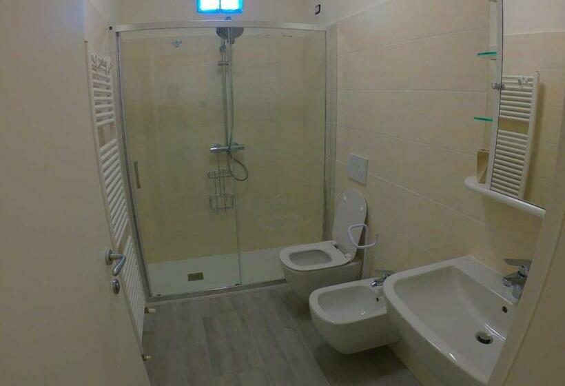 פנסיון Giada Rooms