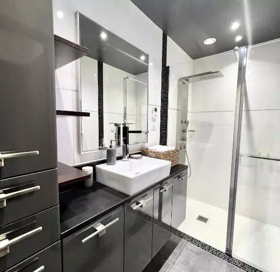 Pieds Dans L Eau, Tiuccia, Appartement 2 4 Pers