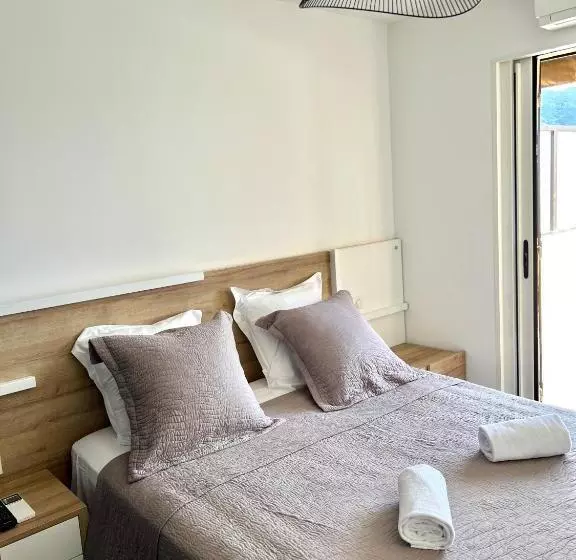 Pieds Dans L Eau, Tiuccia, Appartement 2 4 Pers