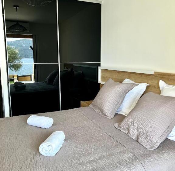 Pieds Dans L Eau, Tiuccia, Appartement 2 4 Pers