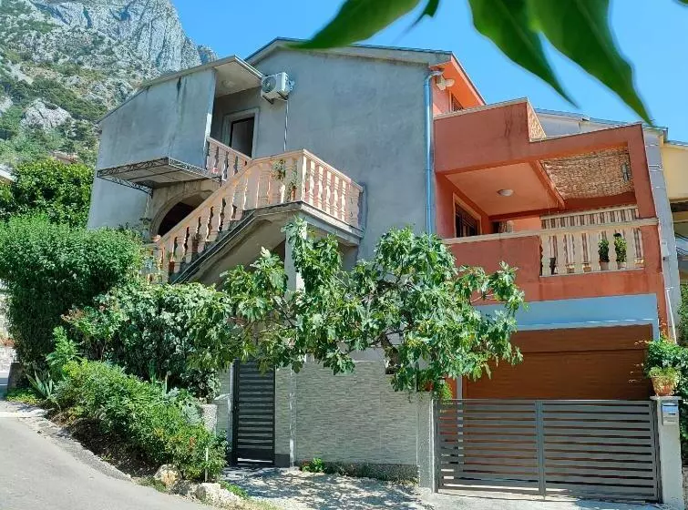 Studio Apartman Rea