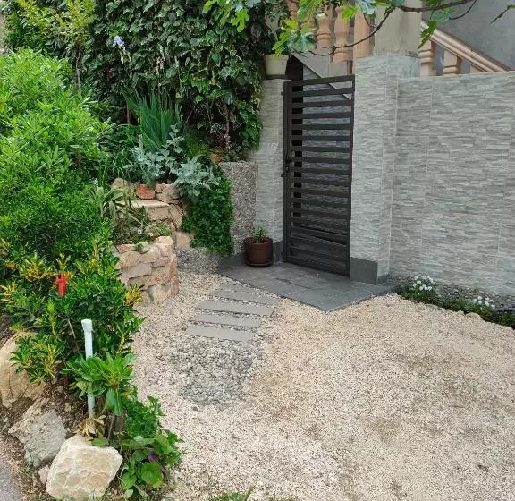 Studio Apartman Rea