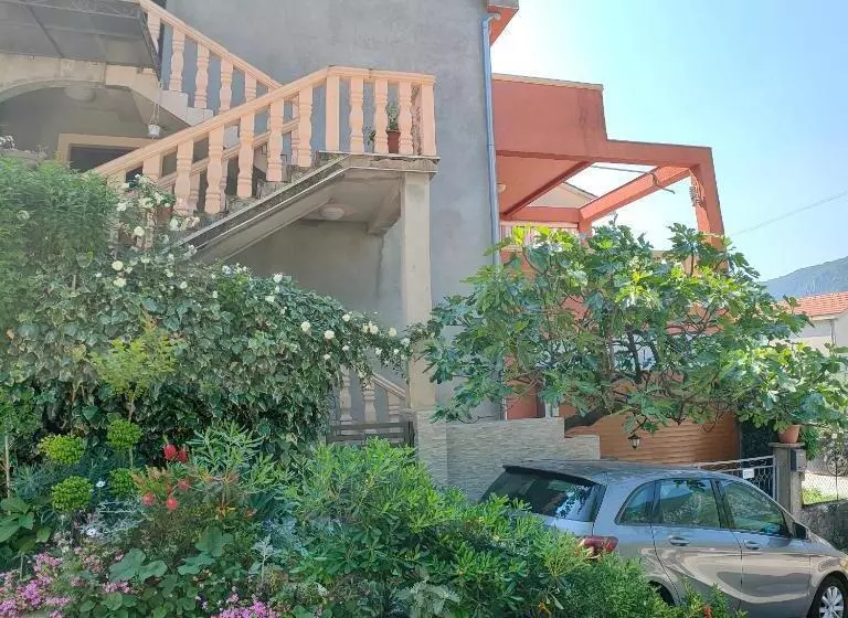 Studio Apartman Rea