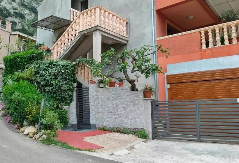 Studio Apartman Rea