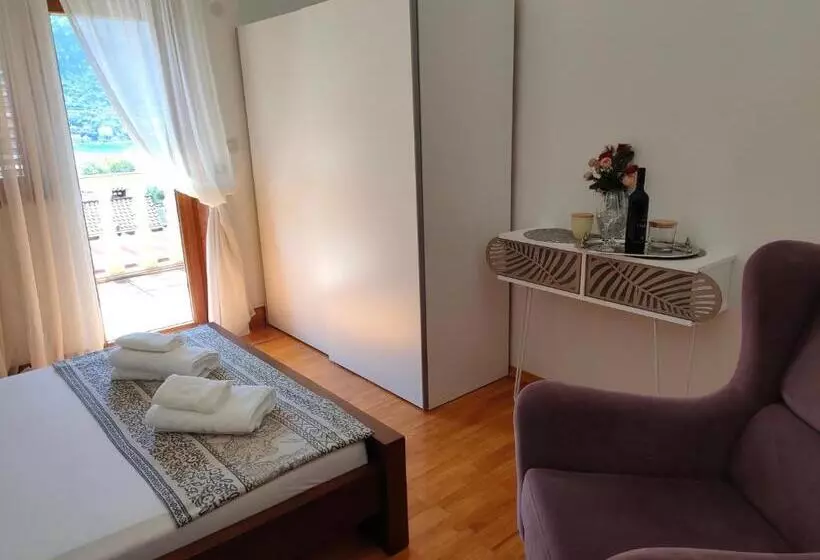 Studio Apartman Rea