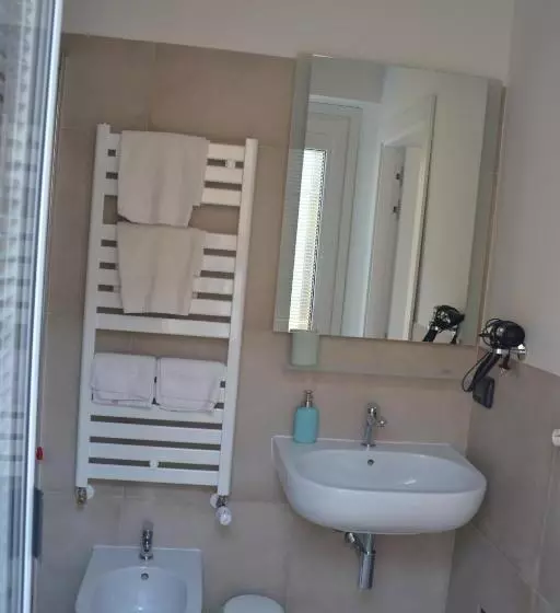 تختخواب و صبحانه Timpa Rooms