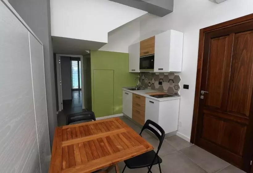 تختخواب و صبحانه Timpa Rooms