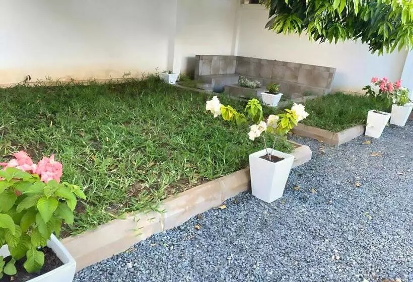 Tulivu House  2bedroom Vacation Home Close To The Beach