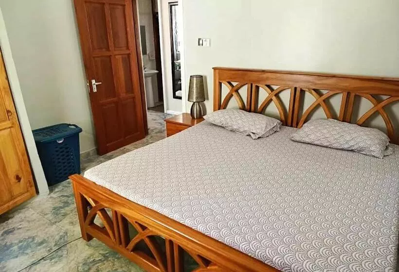 Tulivu House  2bedroom Vacation Home Close To The Beach