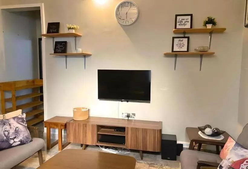 Tulivu House  2bedroom Vacation Home Close To The Beach