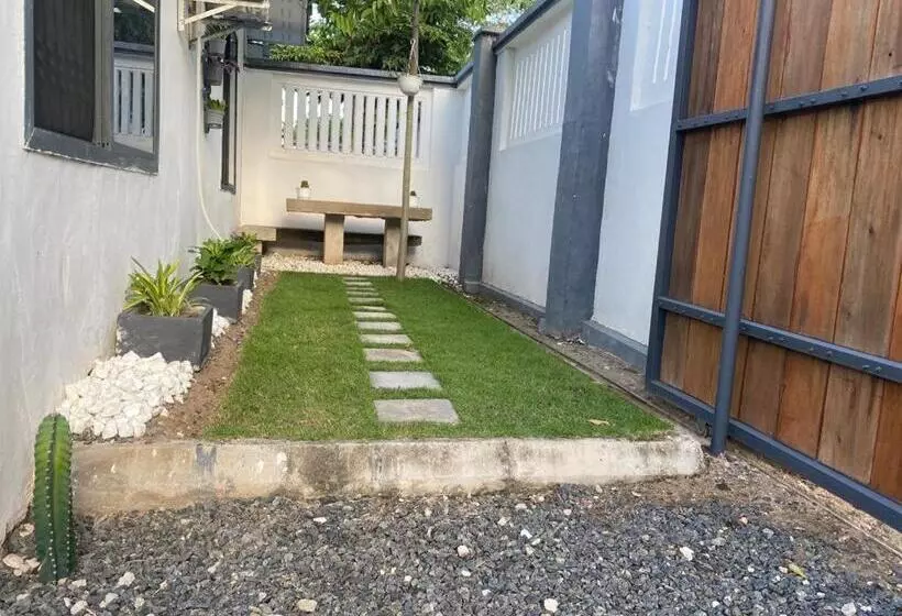 Tulivu House  2bedroom Vacation Home Close To The Beach