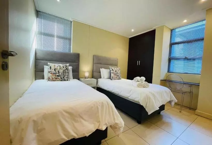 Umdloti   On The Beach! Private & Central. Sleeps 8