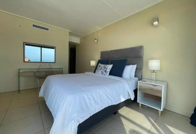 Umdloti   On The Beach! Private & Central. Sleeps 8