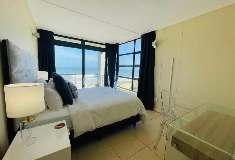 Umdloti   On The Beach! Private & Central. Sleeps 8