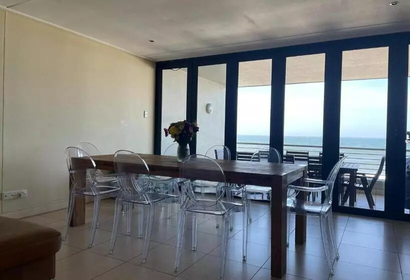 Umdloti   On The Beach! Private & Central. Sleeps 8