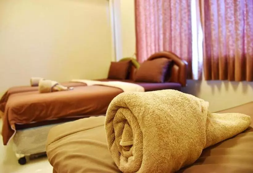 ユースホステル Darunee Resort