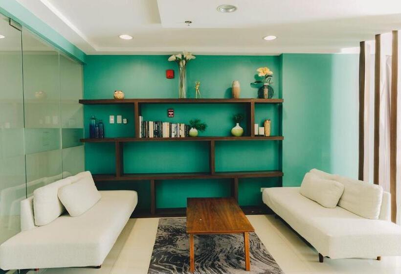 Ayala Mall 10mins Walk Cebu City Apartment & Pool