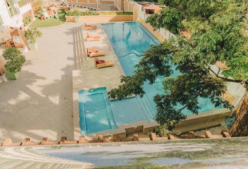 Ayala Mall 10mins Walk Cebu City Apartment & Pool