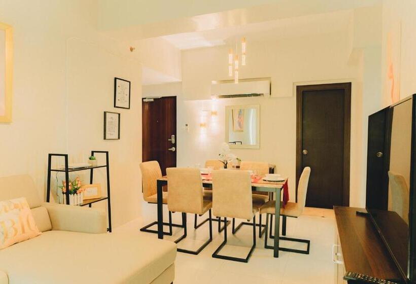 Ayala Mall 10mins Walk Cebu City Apartment & Pool