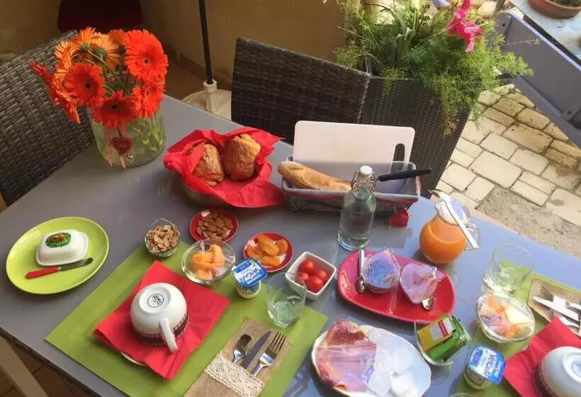 ベッドアンドブレックファースト L Amarilys Chambre D Hôte