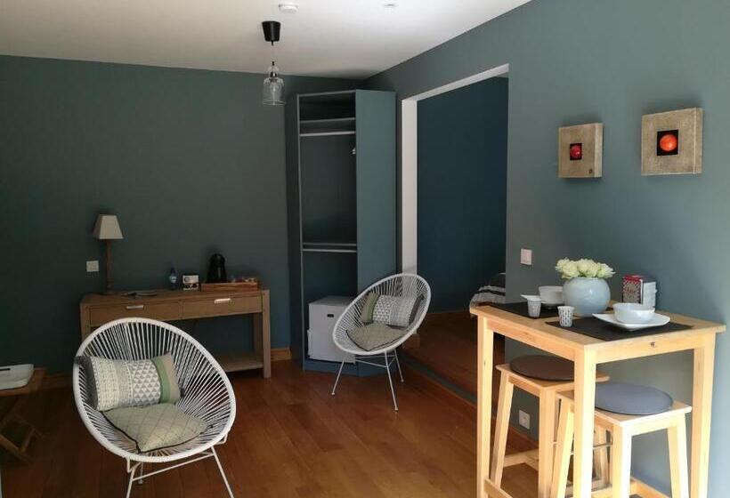 تختخواب و صبحانه La Suite Des Pervenches