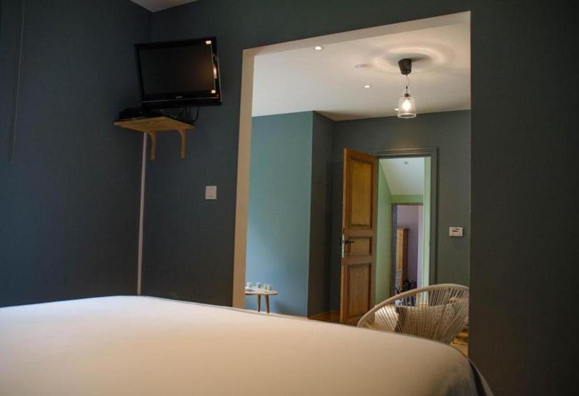 تختخواب و صبحانه La Suite Des Pervenches