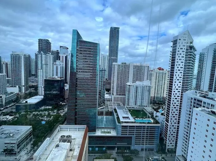 At 34th Floor! Condo W Views From The Heights 4s