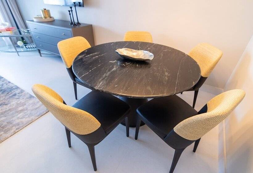 At 34th Floor! Condo W Views From The Heights 4s