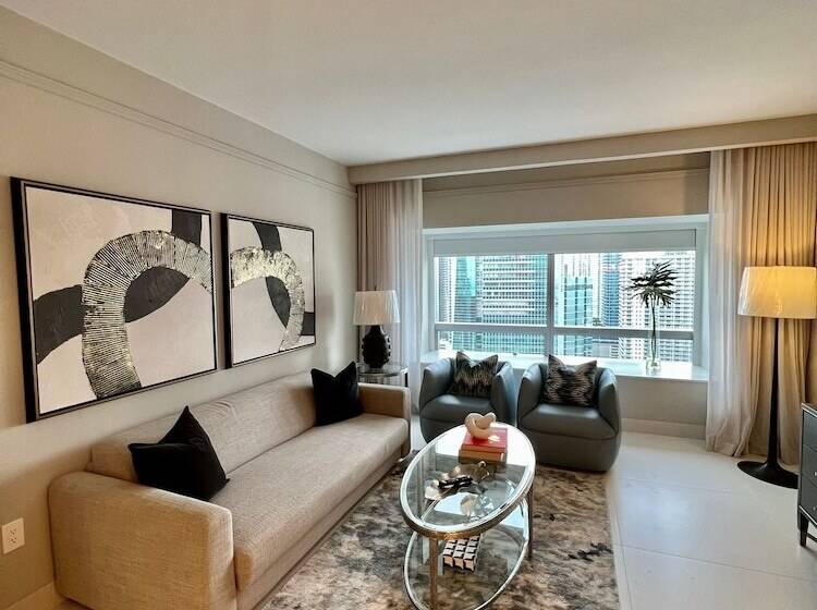 At 34th Floor! Condo W Views From The Heights 4s