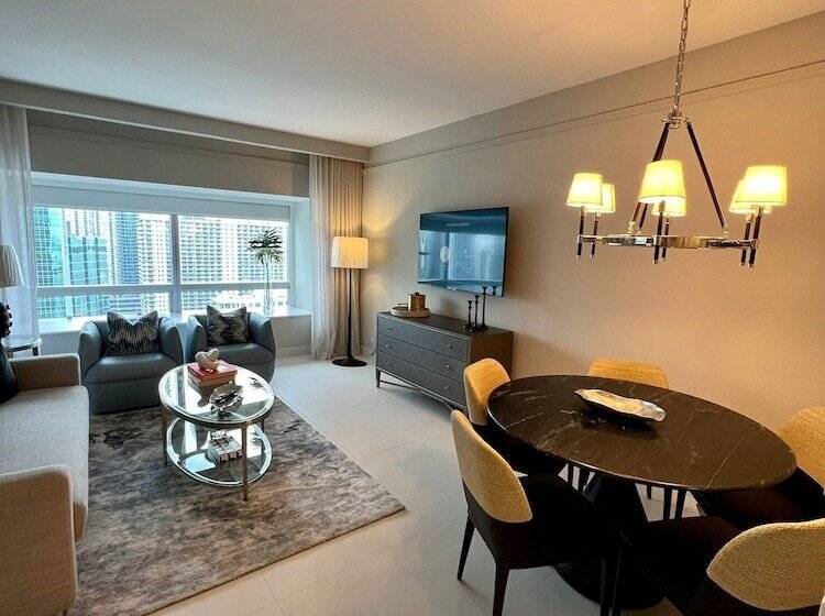 At 34th Floor! Condo W Views From The Heights 4s