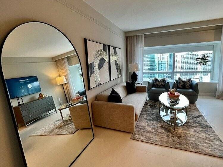 At 34th Floor! Condo W Views From The Heights 4s