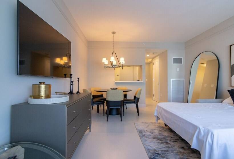 At 34th Floor! Condo W Views From The Heights 4s