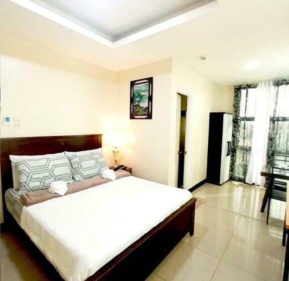 פנסיון B&j Guesthouse And Tours