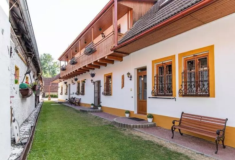 Majatalo Penzión Aurel