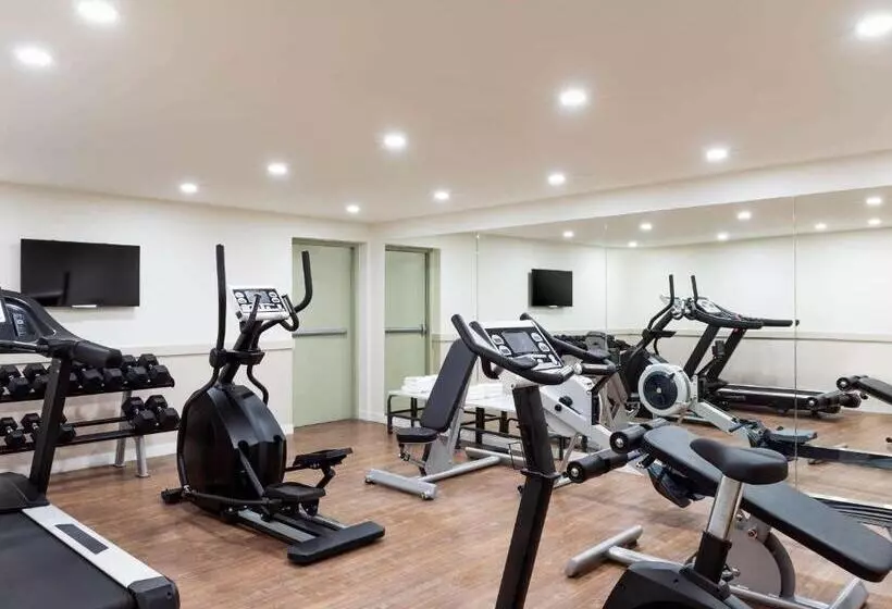 Aparthotel Adagio La Defense Courbevoie