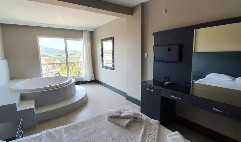 ölüdeniz Golden Life Resort Otel