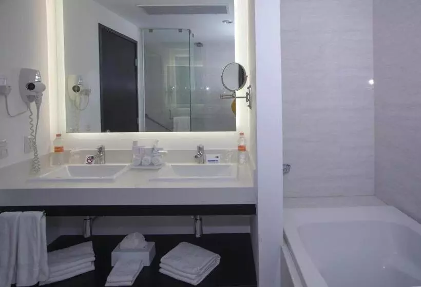 فندق Holiday Inn Express & Suites Puebla Angelopolis, An Ihg