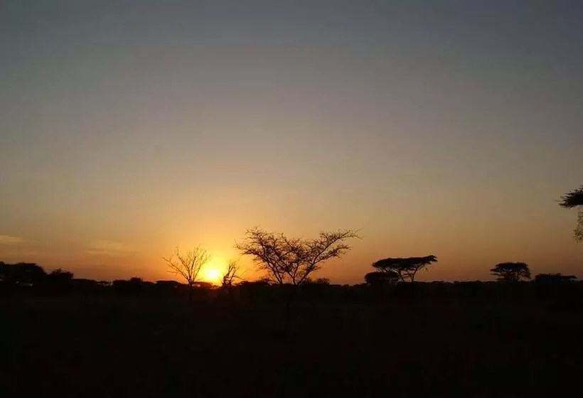 هتل Ikoma Tented Camp