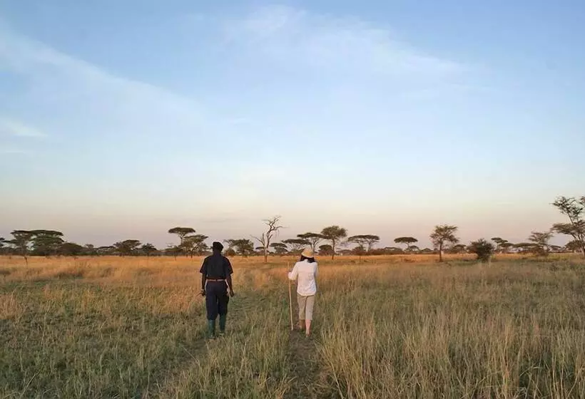 هتل Ikoma Tented Camp